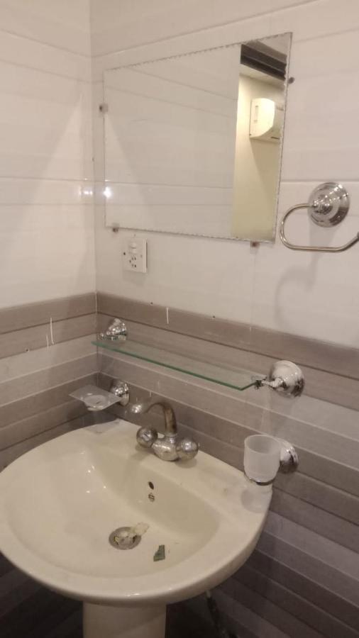 Elet Business Hotel Karachi Exterior photo